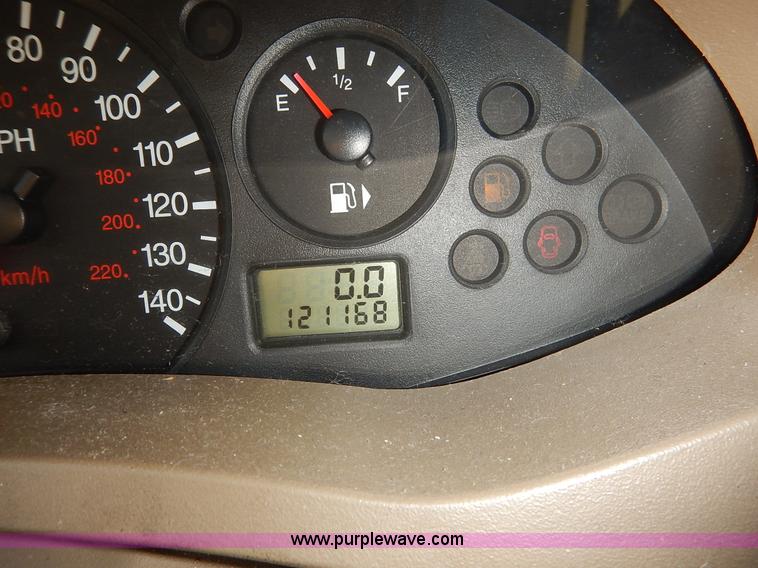 image for item J6451 2006 Ford Focus ZX4