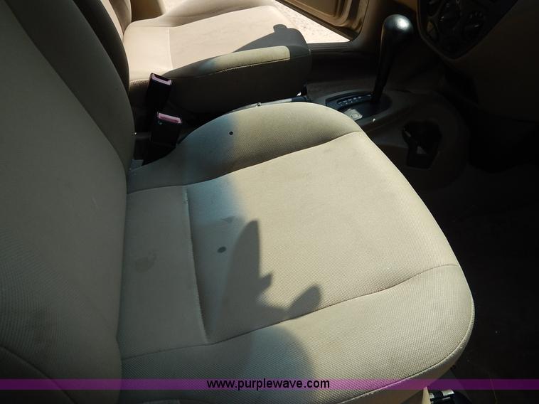 image for item J6451 2006 Ford Focus ZX4