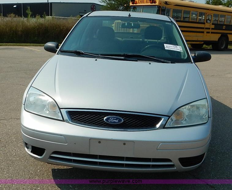 image for item J6467 2007 Ford Focus ZX4 SE
