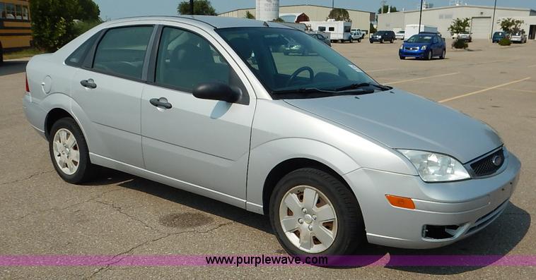 image for item J6467 2007 Ford Focus ZX4 SE