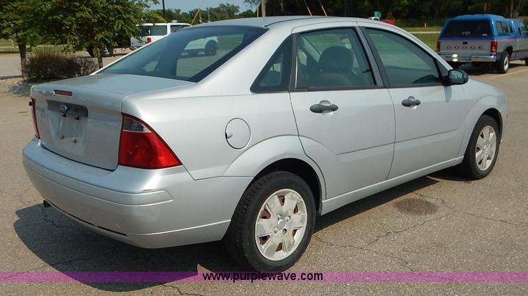 image for item J6467 2007 Ford Focus ZX4 SE