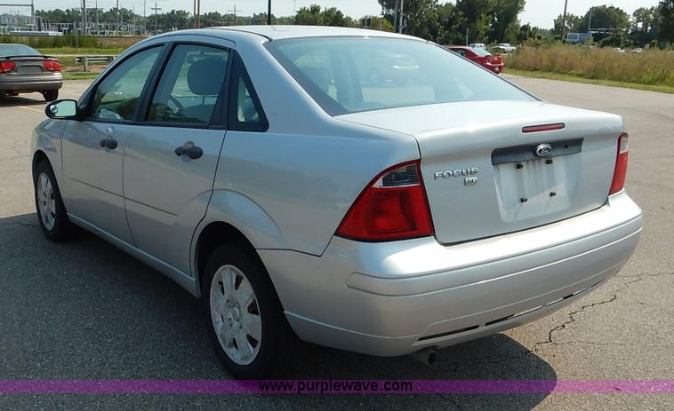 image for item J6467 2007 Ford Focus ZX4 SE