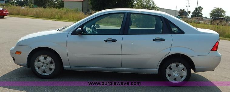 image for item J6467 2007 Ford Focus ZX4 SE