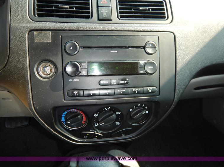 image for item J6467 2007 Ford Focus ZX4 SE