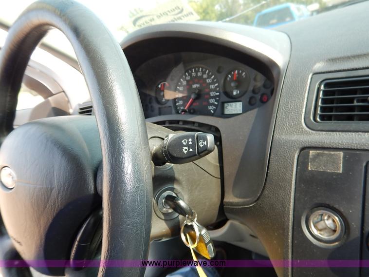 image for item J6467 2007 Ford Focus ZX4 SE