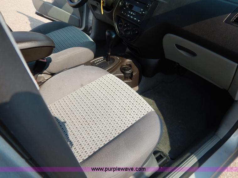 image for item J6467 2007 Ford Focus ZX4 SE