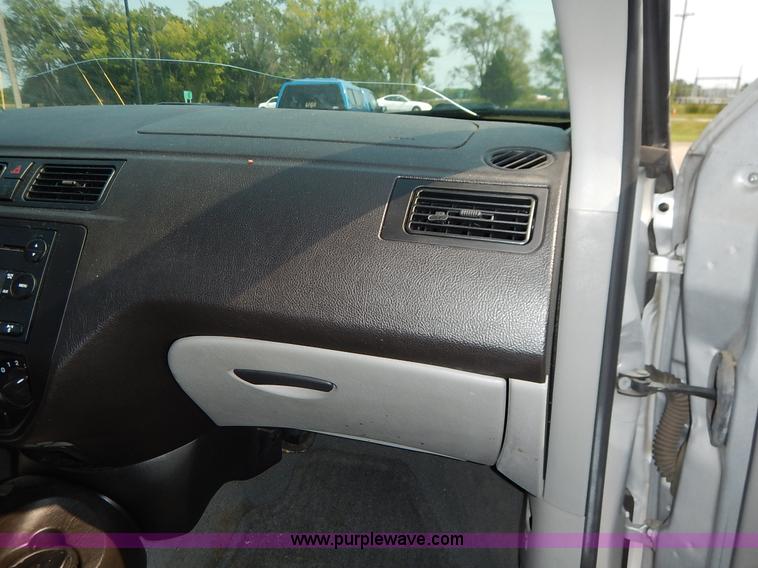image for item J6467 2007 Ford Focus ZX4 SE