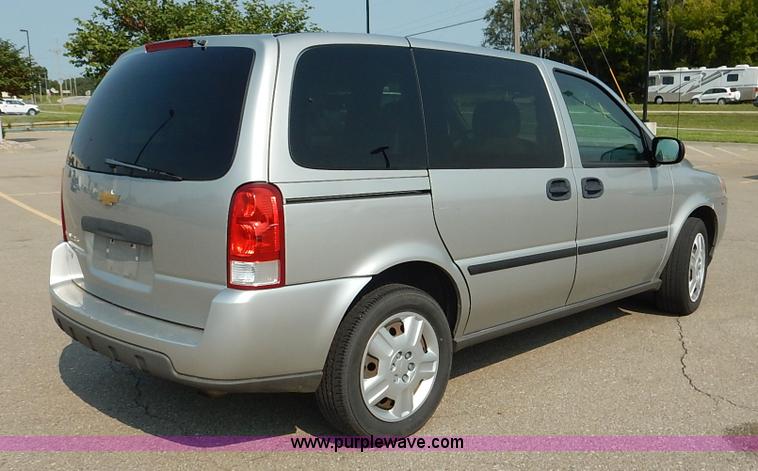 image for item J6468 2008 Chevrolet Uplander LS van