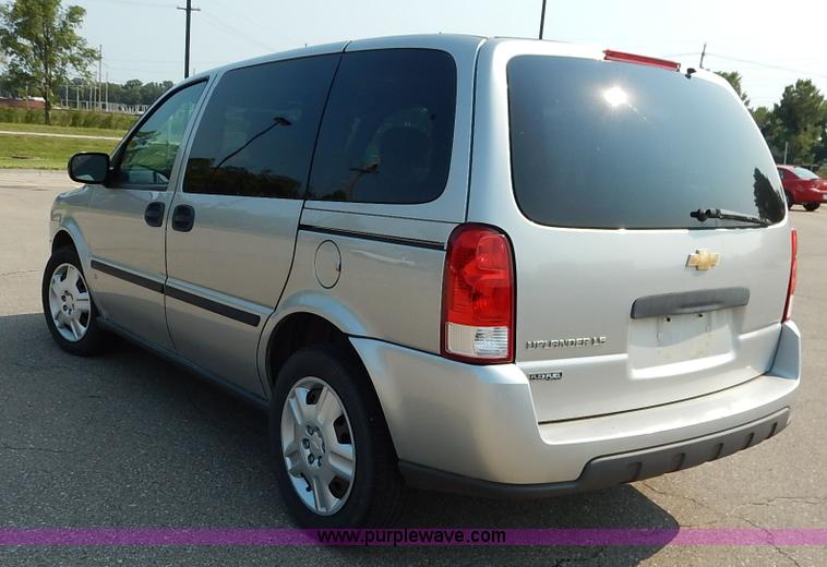 image for item J6468 2008 Chevrolet Uplander LS van