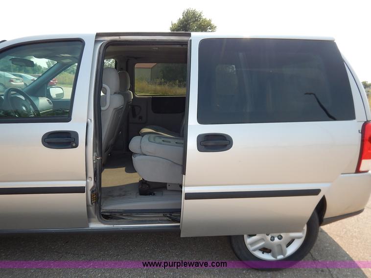 image for item J6468 2008 Chevrolet Uplander LS van