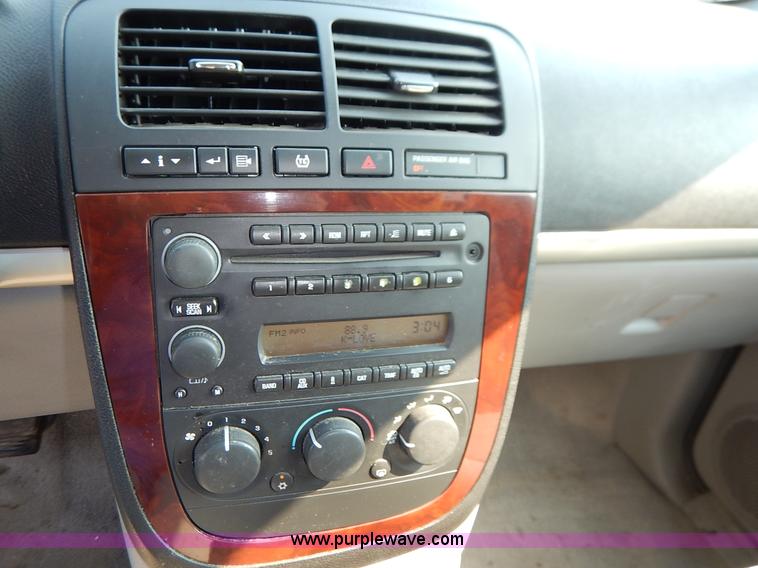 image for item J6468 2008 Chevrolet Uplander LS van