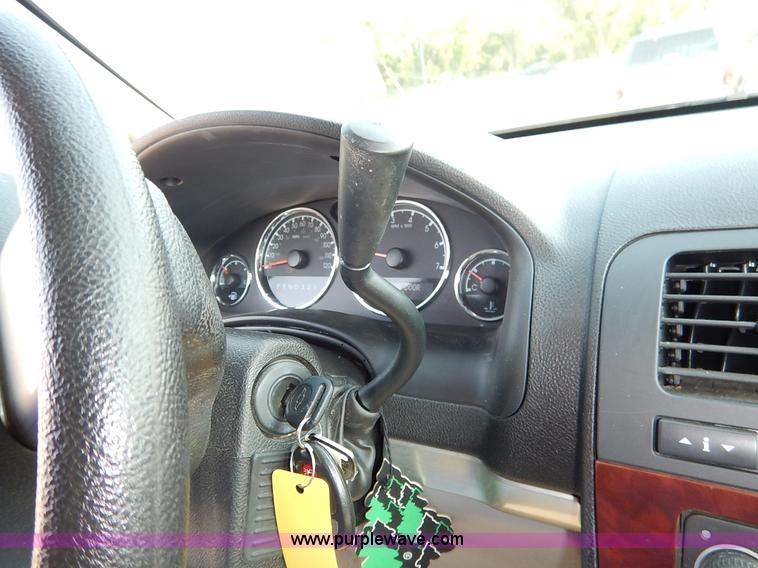 image for item J6468 2008 Chevrolet Uplander LS van