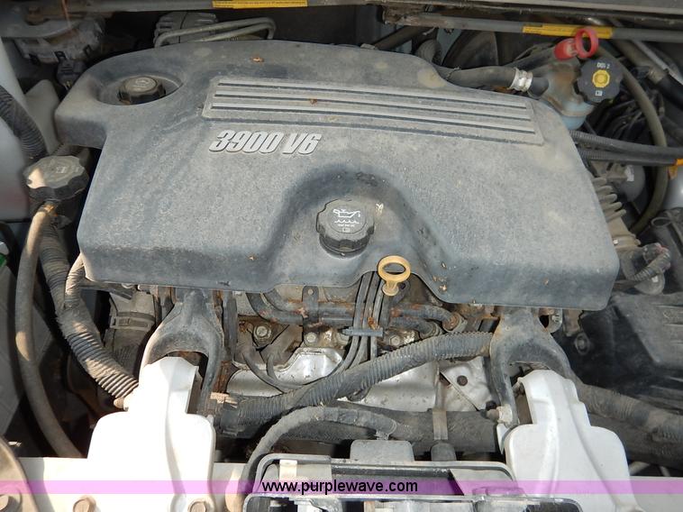 image for item J6468 2008 Chevrolet Uplander LS van