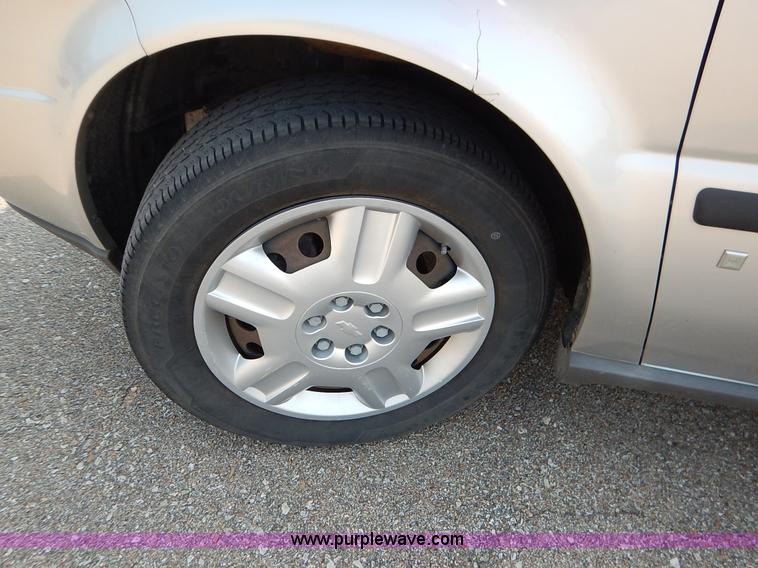 image for item J6468 2008 Chevrolet Uplander LS van