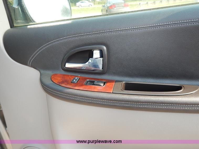 image for item J6468 2008 Chevrolet Uplander LS van