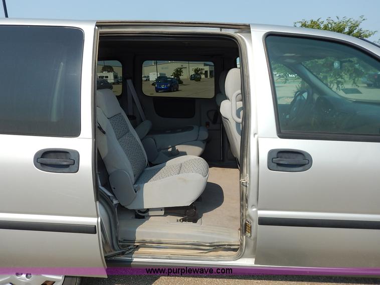 image for item J6468 2008 Chevrolet Uplander LS van