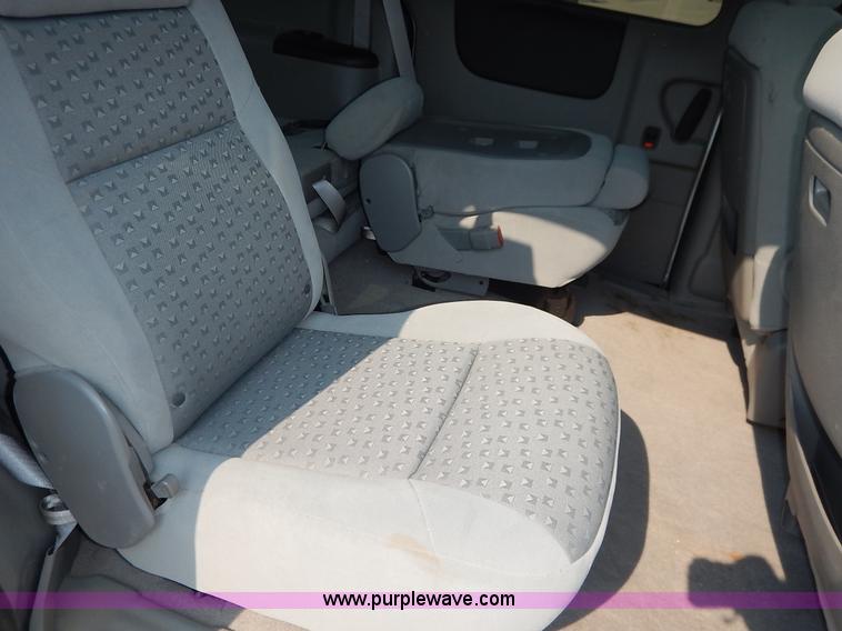 image for item J6468 2008 Chevrolet Uplander LS van
