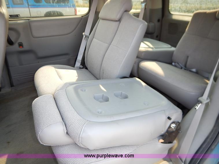 image for item J6471 2002 Chevrolet Venture van