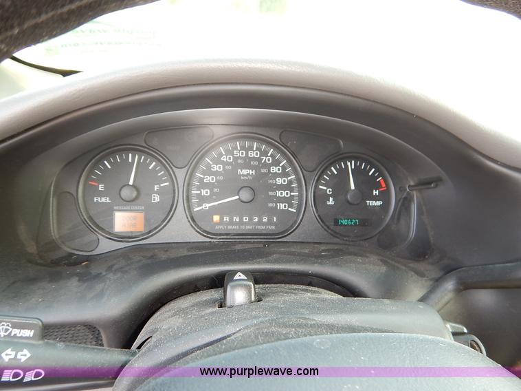 image for item J6471 2002 Chevrolet Venture van