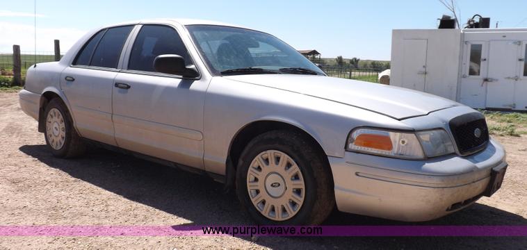 image for item J6890 2005 Ford Crown Victoria Police Interceptor