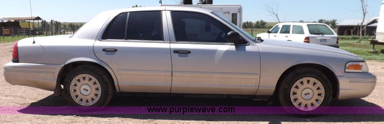 image for item J6890 2005 Ford Crown Victoria Police Interceptor