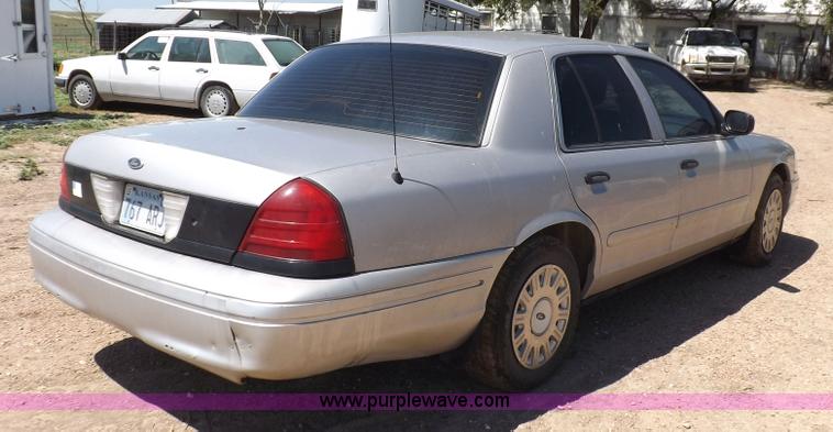 image for item J6890 2005 Ford Crown Victoria Police Interceptor