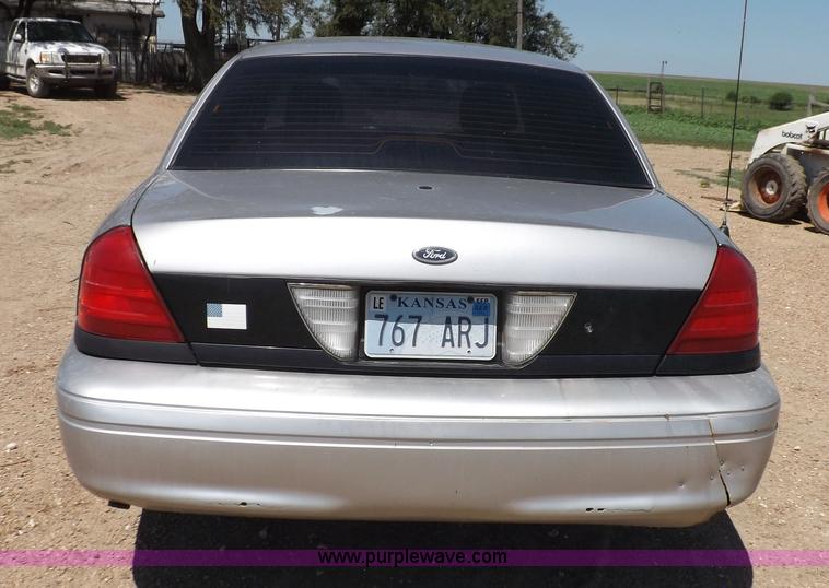 image for item J6890 2005 Ford Crown Victoria Police Interceptor
