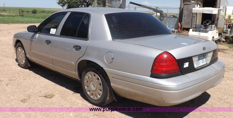 image for item J6890 2005 Ford Crown Victoria Police Interceptor