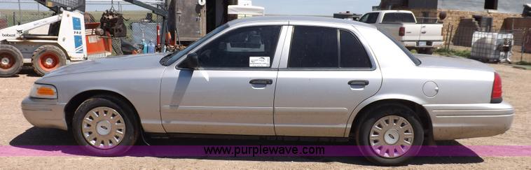image for item J6890 2005 Ford Crown Victoria Police Interceptor