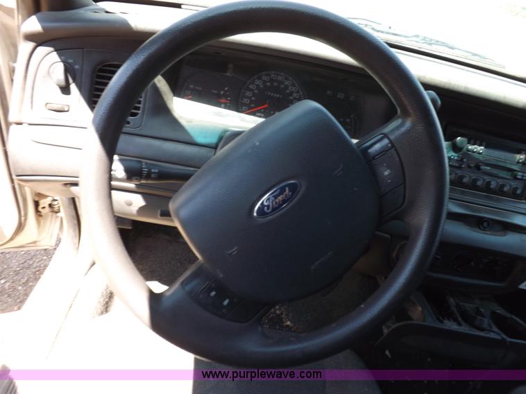 image for item J6890 2005 Ford Crown Victoria Police Interceptor