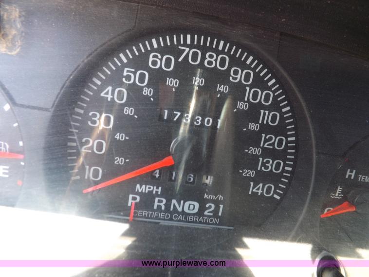 image for item J6890 2005 Ford Crown Victoria Police Interceptor