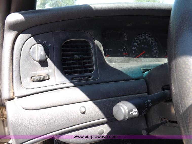 image for item J6890 2005 Ford Crown Victoria Police Interceptor