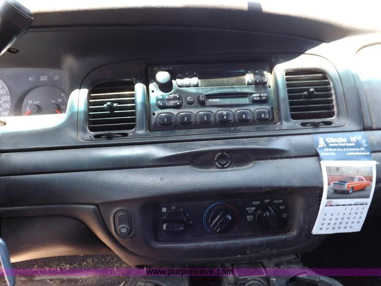 image for item J6890 2005 Ford Crown Victoria Police Interceptor