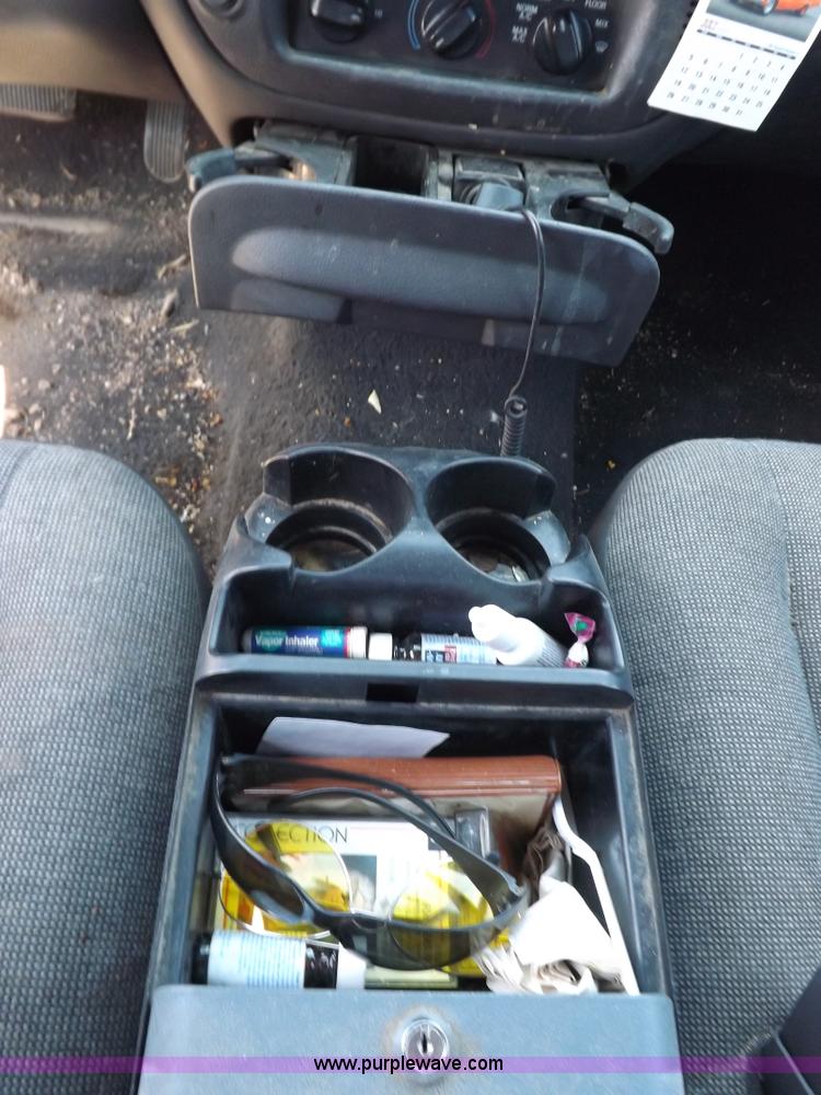 image for item J6890 2005 Ford Crown Victoria Police Interceptor