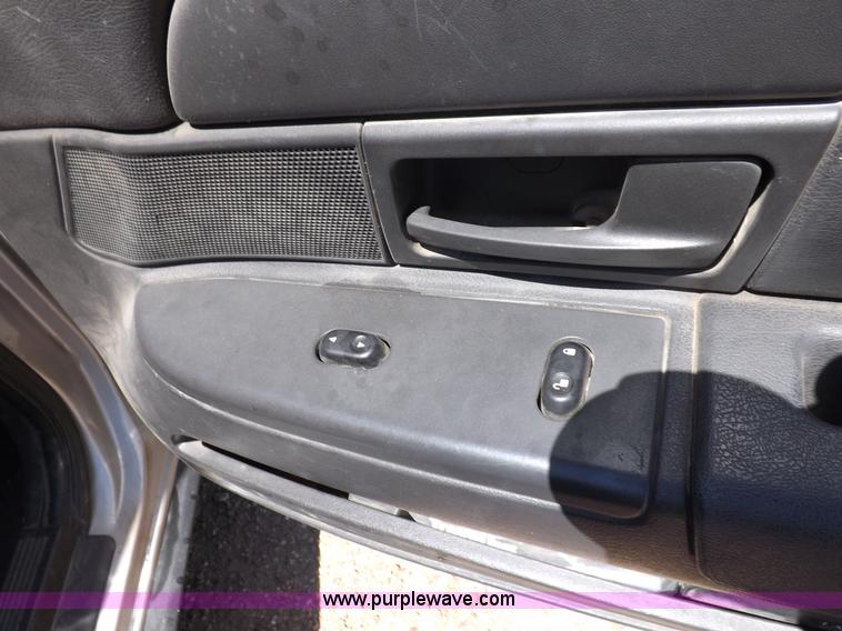 image for item J6890 2005 Ford Crown Victoria Police Interceptor