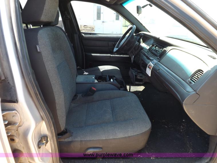image for item J6890 2005 Ford Crown Victoria Police Interceptor