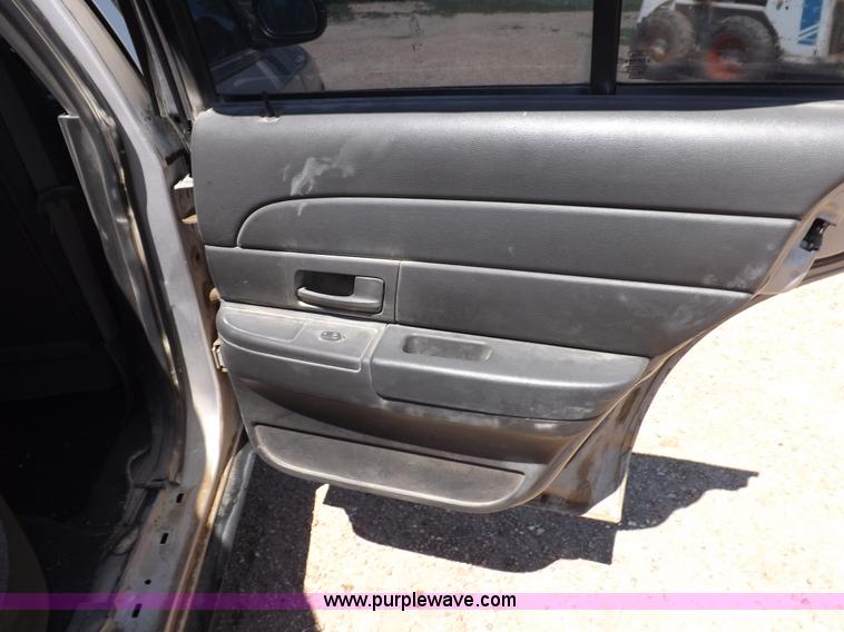 image for item J6890 2005 Ford Crown Victoria Police Interceptor