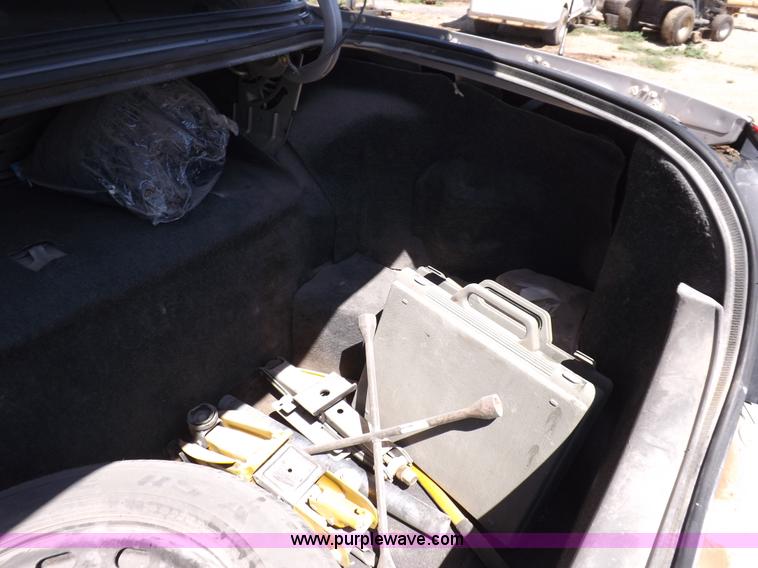 image for item J6890 2005 Ford Crown Victoria Police Interceptor