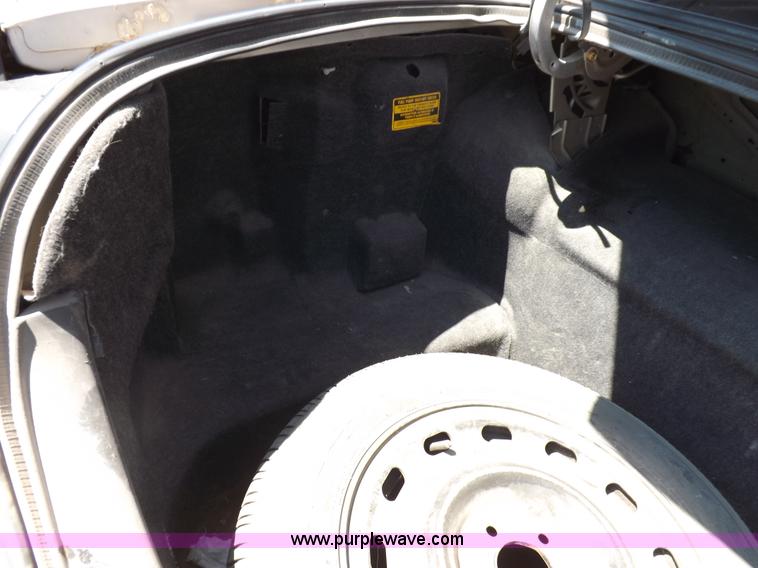 image for item J6890 2005 Ford Crown Victoria Police Interceptor