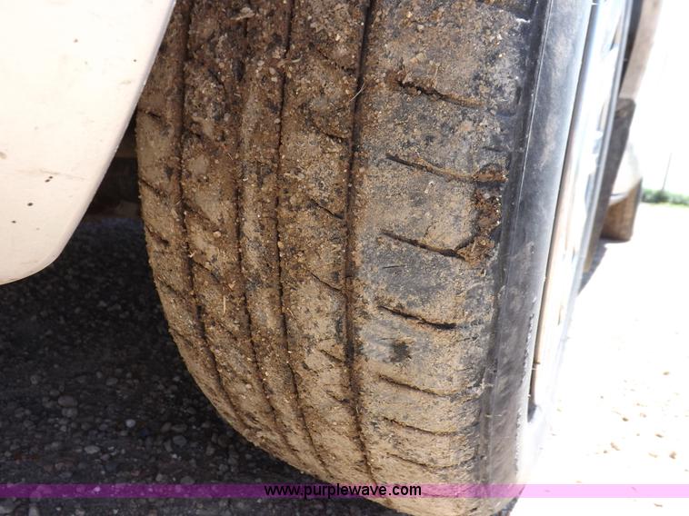 image for item J6890 2005 Ford Crown Victoria Police Interceptor