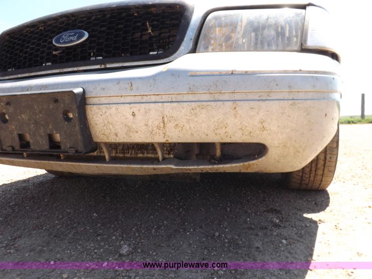 image for item J6890 2005 Ford Crown Victoria Police Interceptor