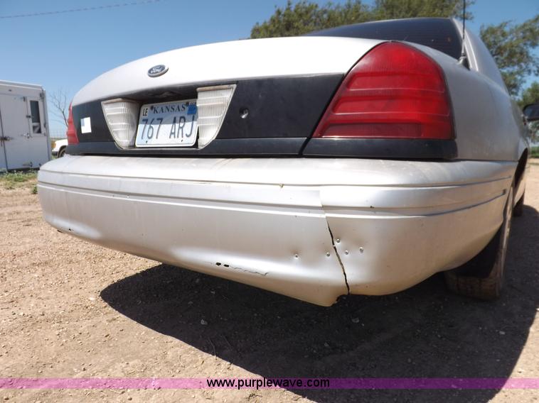 image for item J6890 2005 Ford Crown Victoria Police Interceptor