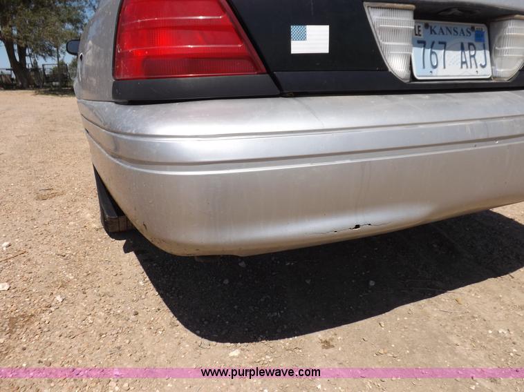 image for item J6890 2005 Ford Crown Victoria Police Interceptor