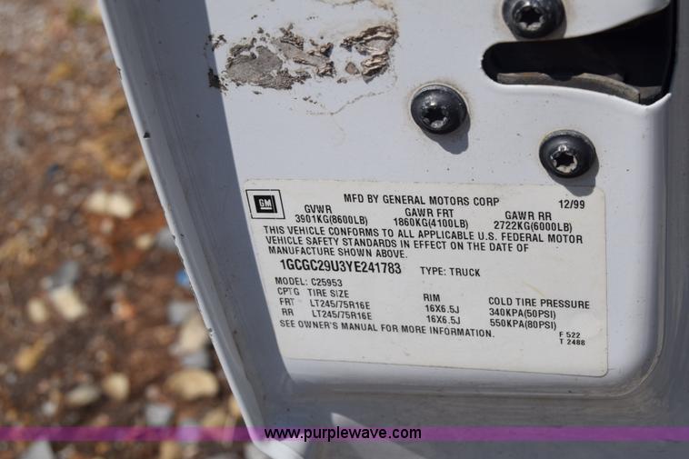 image for item J7762 2000 Chevrolet Silverado 2500 Ext. Cab pickup truck