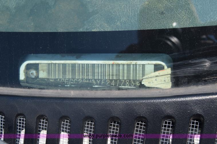 image for item J7762 2000 Chevrolet Silverado 2500 Ext. Cab pickup truck