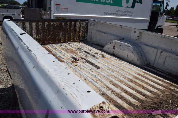 image for item J7762 2000 Chevrolet Silverado 2500 Ext. Cab pickup truck