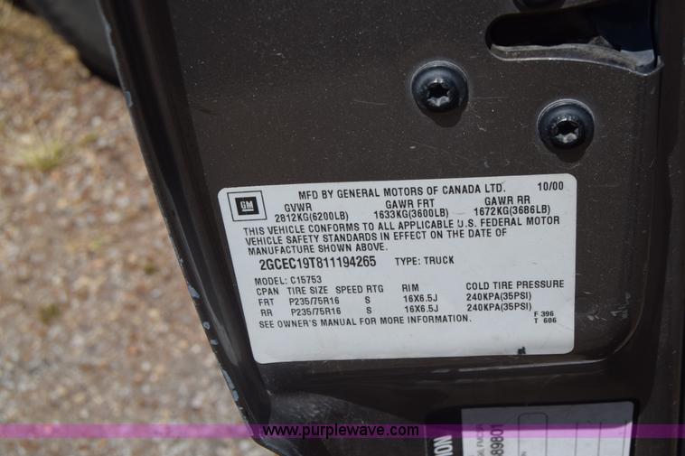 image for item J7763 2001 Chevrolet Silverado 1500 Ext. Cab pickup truck