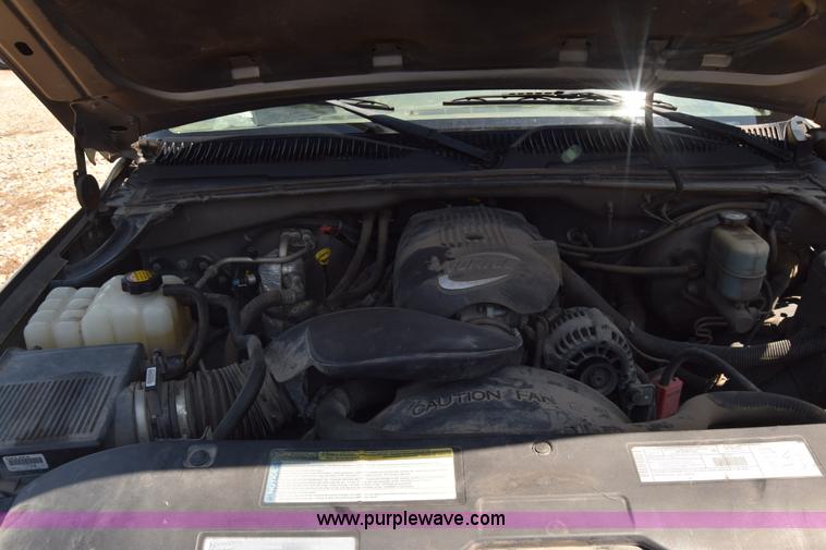 image for item J7763 2001 Chevrolet Silverado 1500 Ext. Cab pickup truck