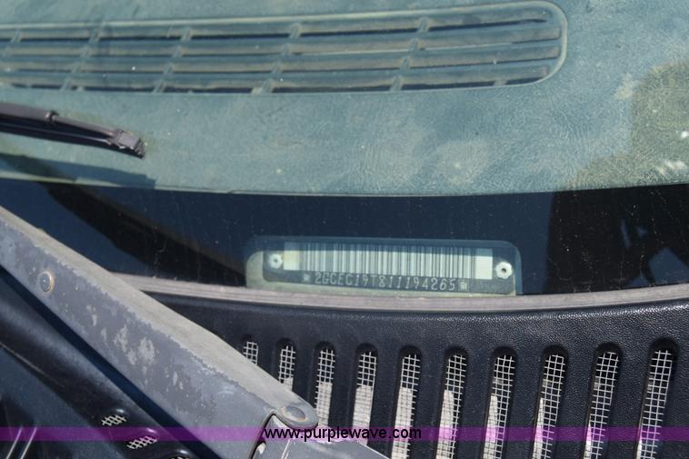 image for item J7763 2001 Chevrolet Silverado 1500 Ext. Cab pickup truck