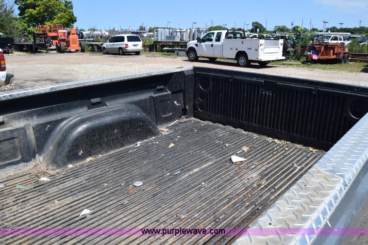 image for item J7763 2001 Chevrolet Silverado 1500 Ext. Cab pickup truck